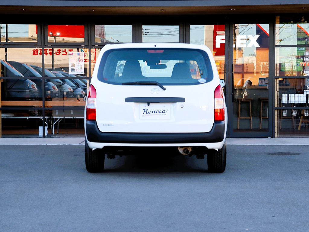 Renoca EUROBOX 純正ホワイト×角目フェイスの入庫です♪