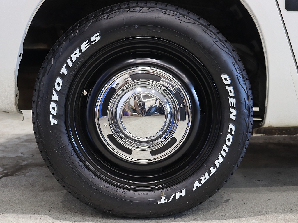 Renoca EUROBOX 純正ホワイト×角目フェイスの入庫です♪