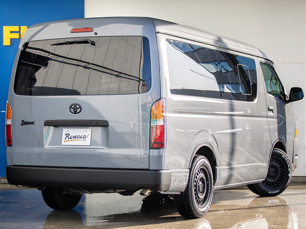 クラシックなデザインのハイエースワゴンがようやく完成しました！