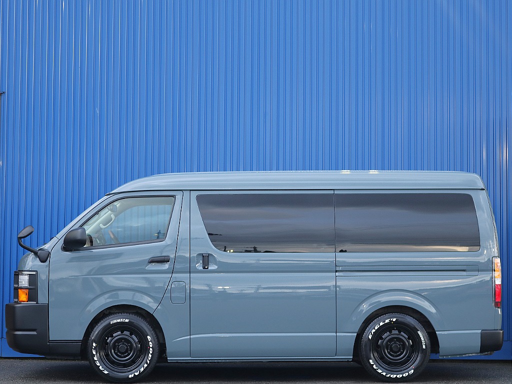 トヨタ ハイエース(4枚目)