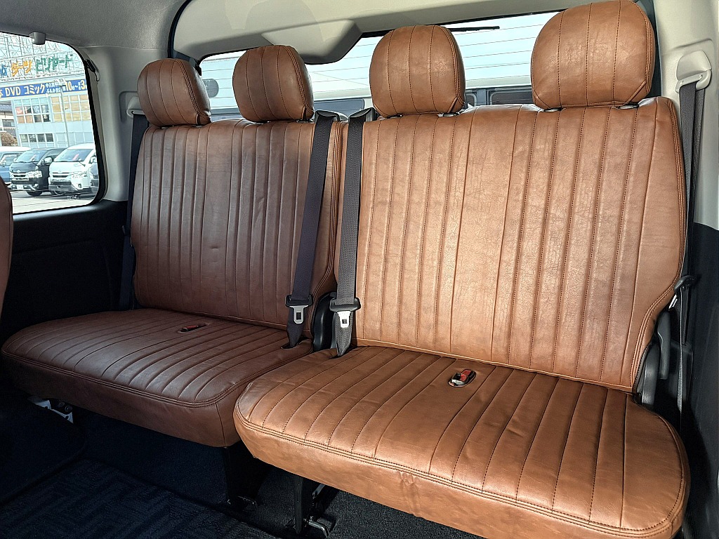 トヨタ ハイエース(8枚目)