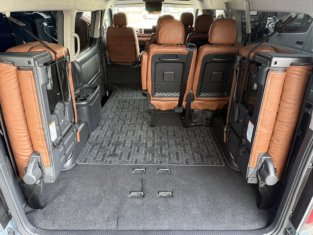 トヨタ ハイエース(9枚目)