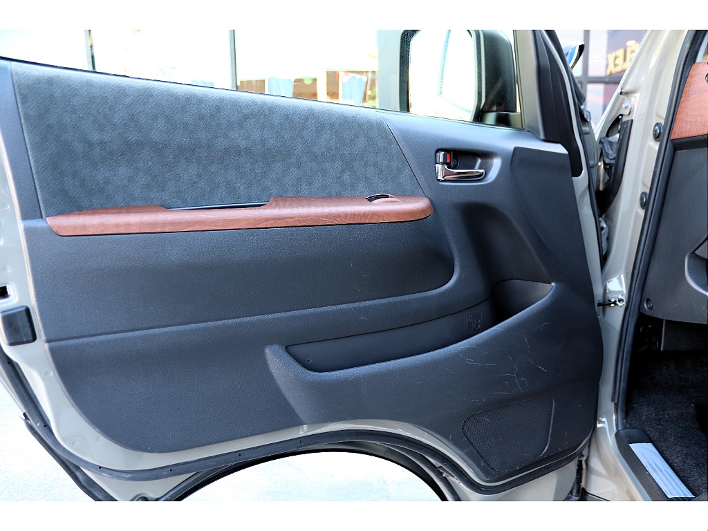 ハイエース高崎店展示中♪全国からのお問合せお待ちしております027-329-5670！