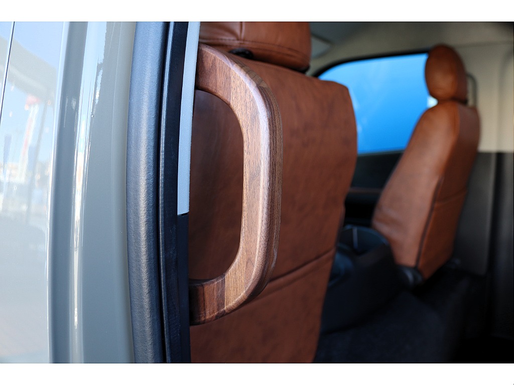 ハイエース高崎店展示中♪全国からのお問合せお待ちしております027-329-5670！