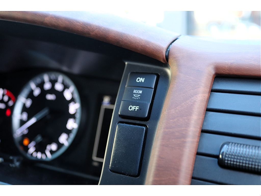 ハイエース高崎店展示中♪全国からのお問合せお待ちしております027-329-5670！