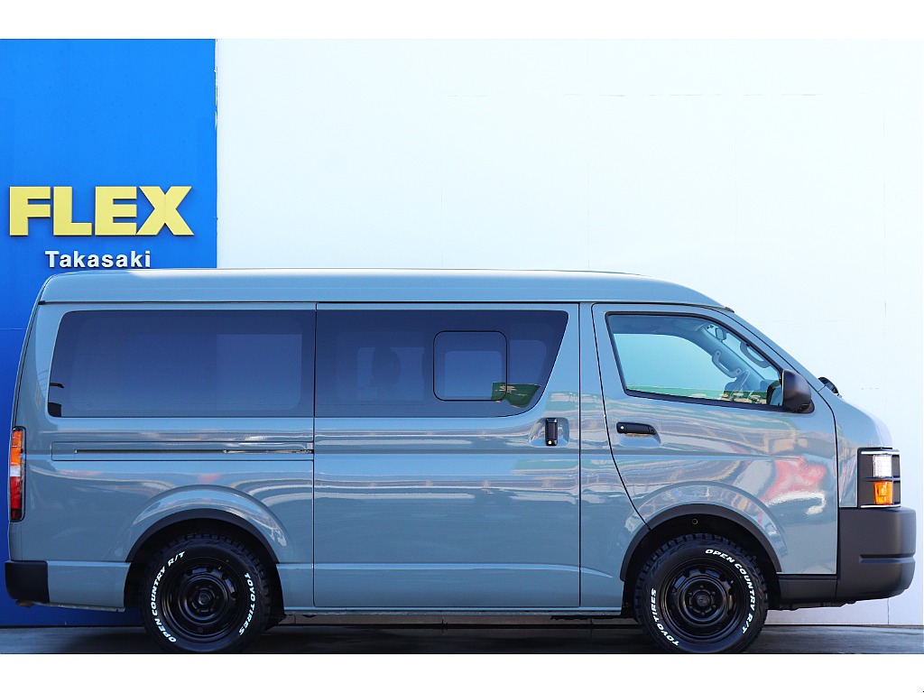 スライドドアで乗り降りも楽々です♪