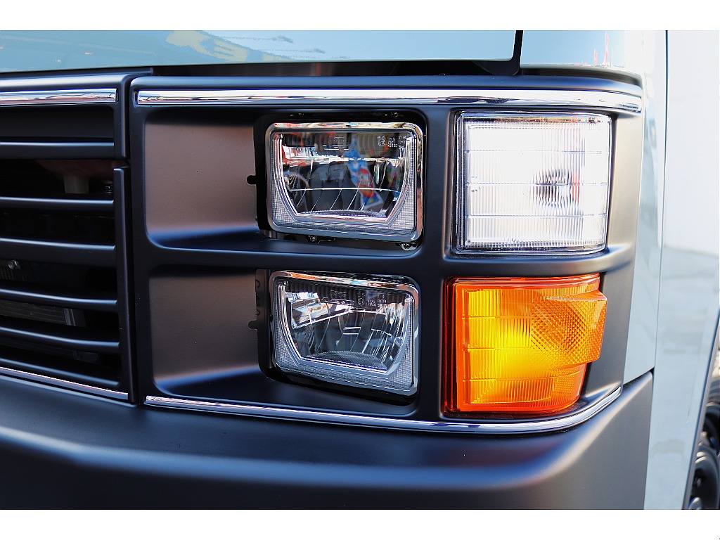 ヘッドライトはLED仕様♪