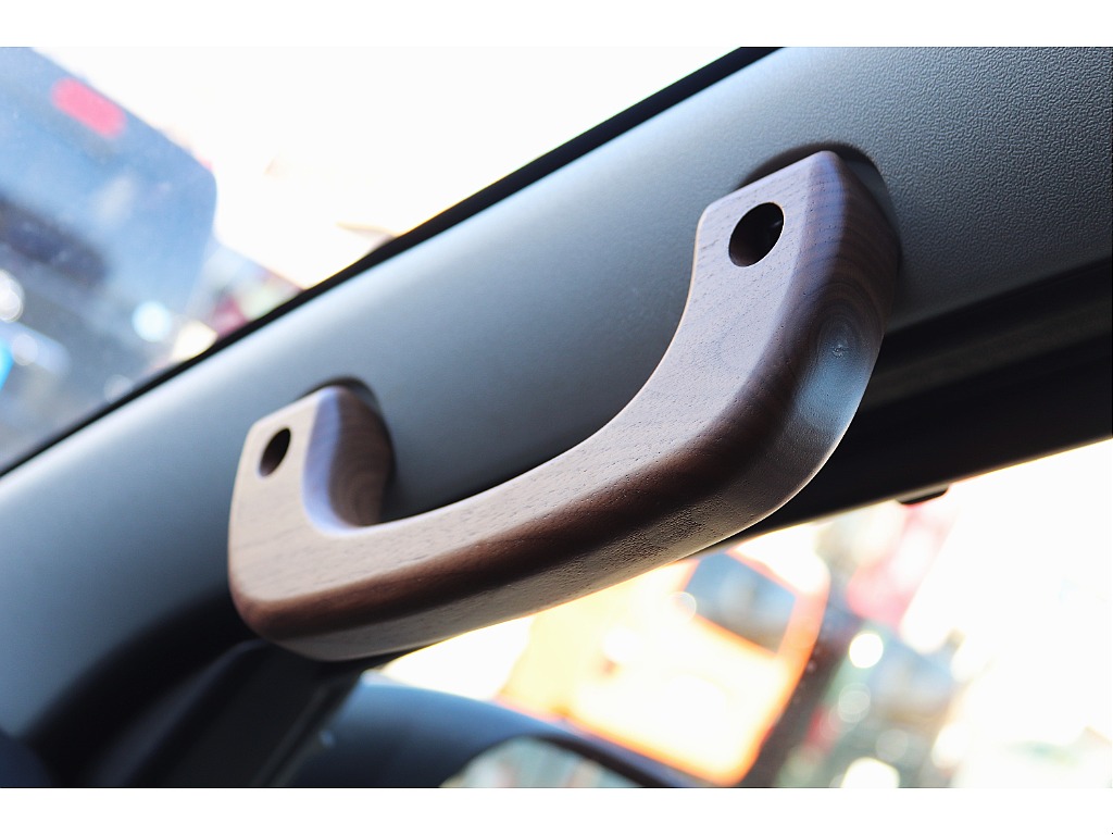 ウッドアシストグリップ付き♪