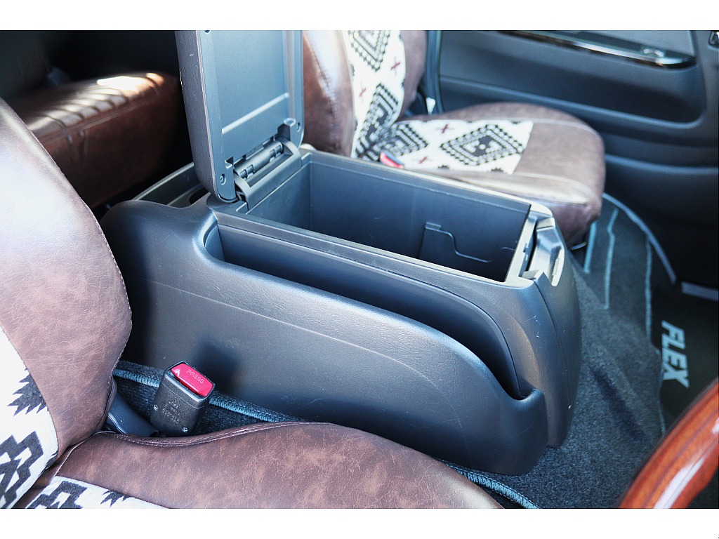 ハイエース高崎店にて展示中♪全国の皆様からのお問い合わせお待ちしております！！027-329-5670