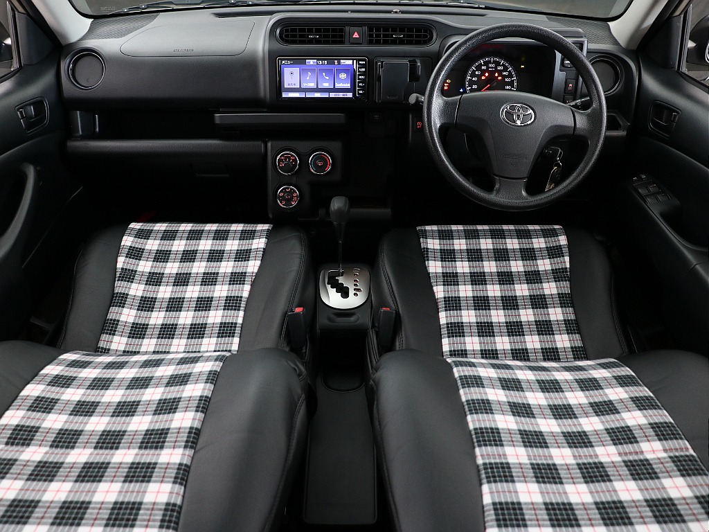 シンプルなデザインのコックピット！