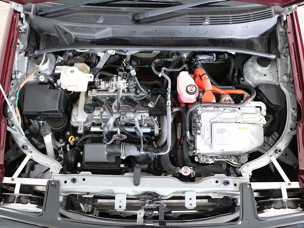 このお車はハイブリット車です！お車の燃費を気にされている方にもピッタリです！