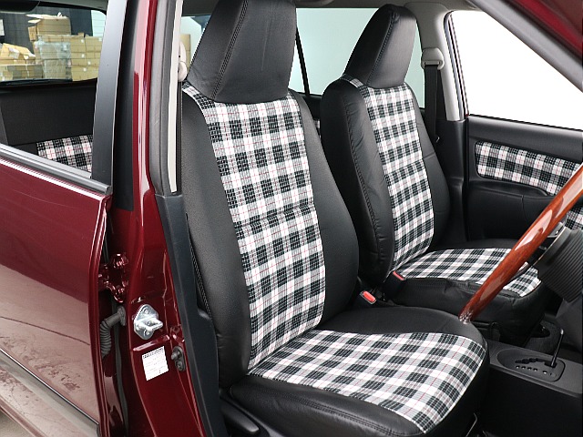 新品のチェック柄のシートカバーインストール♪FLEXオリジナルのシートカバーです！