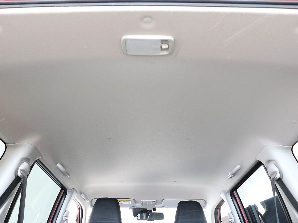 天張りには大きなシミや汚れはなく、綺麗です♪