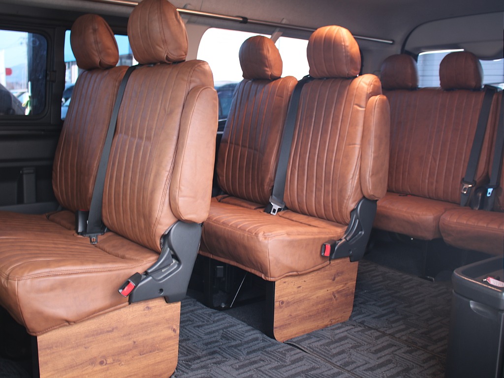 全席シートカバー装備済み！統一感のあるオシャレな内装に仕上がってます！