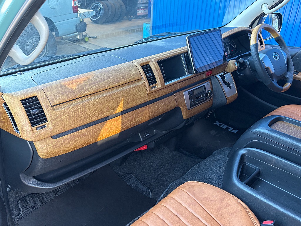 トヨタ ハイエース(8枚目)