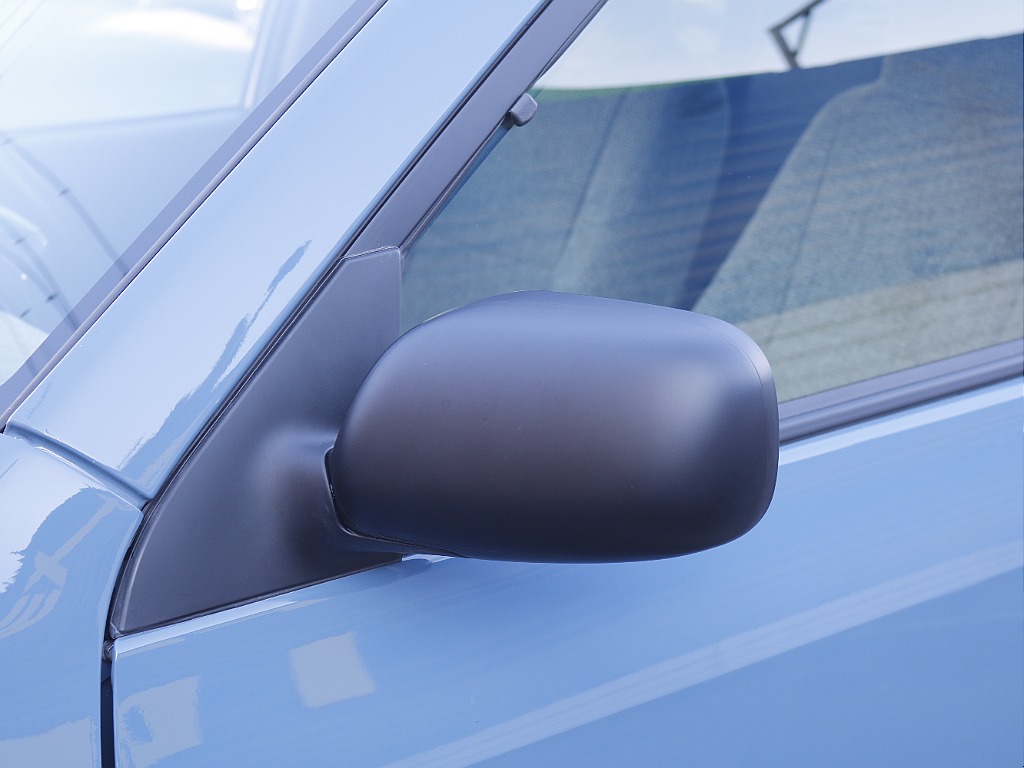 ドアミラーもマットブラックです♪