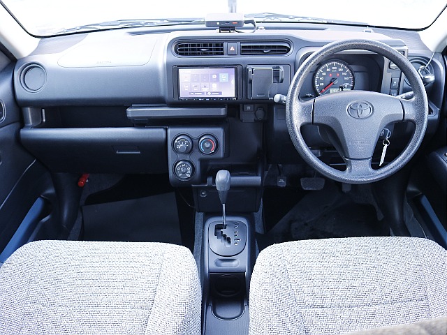 フロントシート回り☆ きれいな状態が保たれています♪