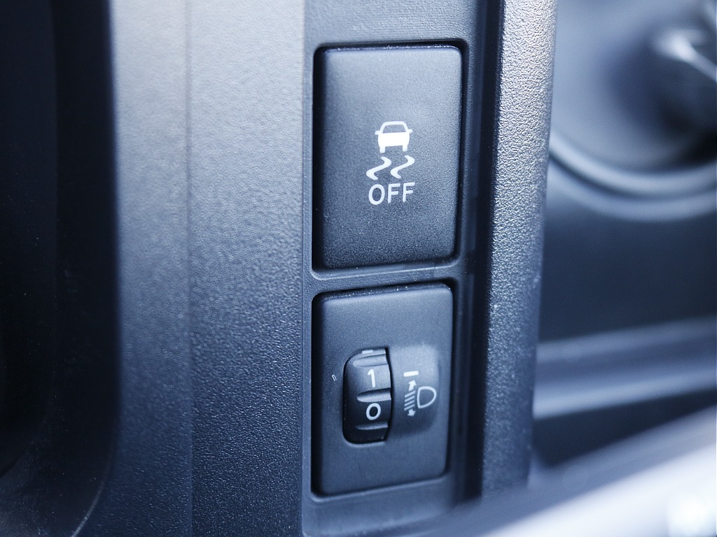 茨城県つくば市にハイエース専門の新車・中古車の展示場を展開！人気のグレード・年式をその場で見比べられます♪皆様のご来場、お問合せを心よりお待ちしております☆