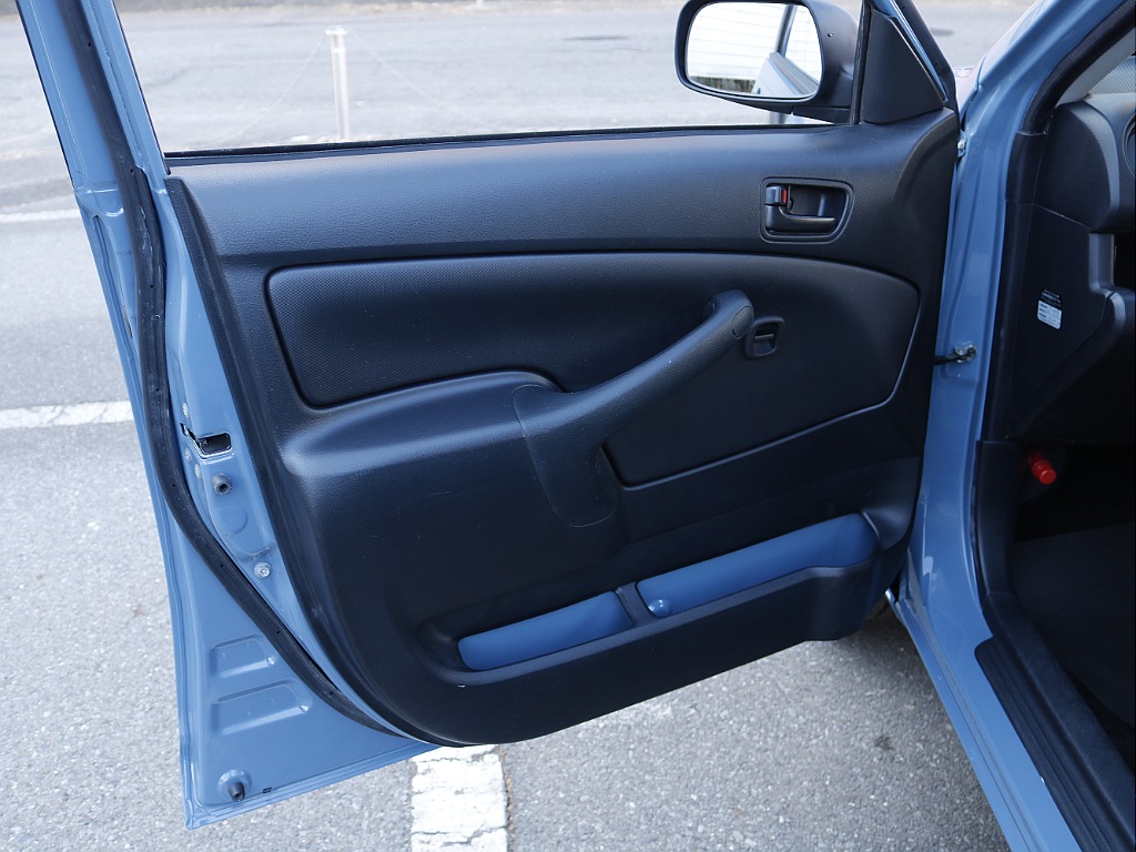 茨城県つくば市にハイエース専門の新車・中古車の展示場を展開！人気のグレード・年式をその場で見比べられます♪皆様のご来場、お問合せを心よりお待ちしております☆