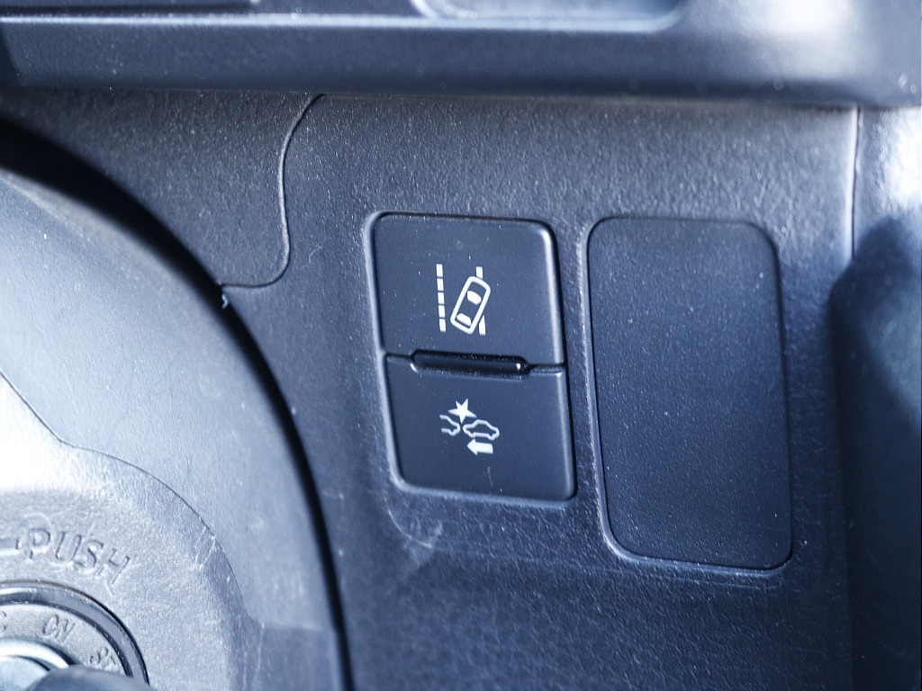 茨城県つくば市にハイエース専門の新車・中古車の展示場を展開！人気のグレード・年式をその場で見比べられます♪皆様のご来場、お問合せを心よりお待ちしております☆