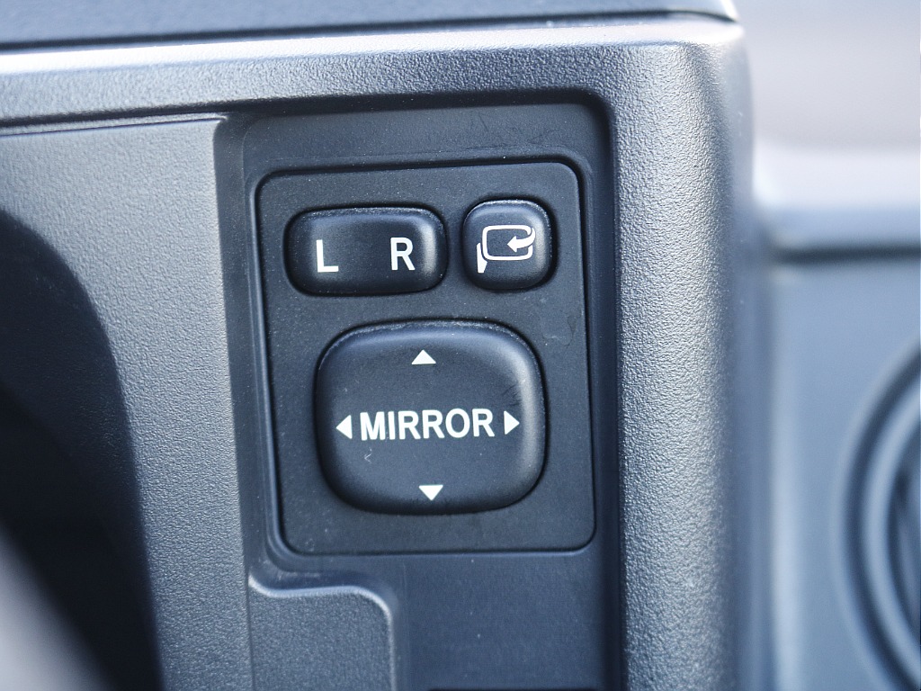 茨城県つくば市にハイエース専門の新車・中古車の展示場を展開！人気のグレード・年式をその場で見比べられます♪皆様のご来場、お問合せを心よりお待ちしております☆