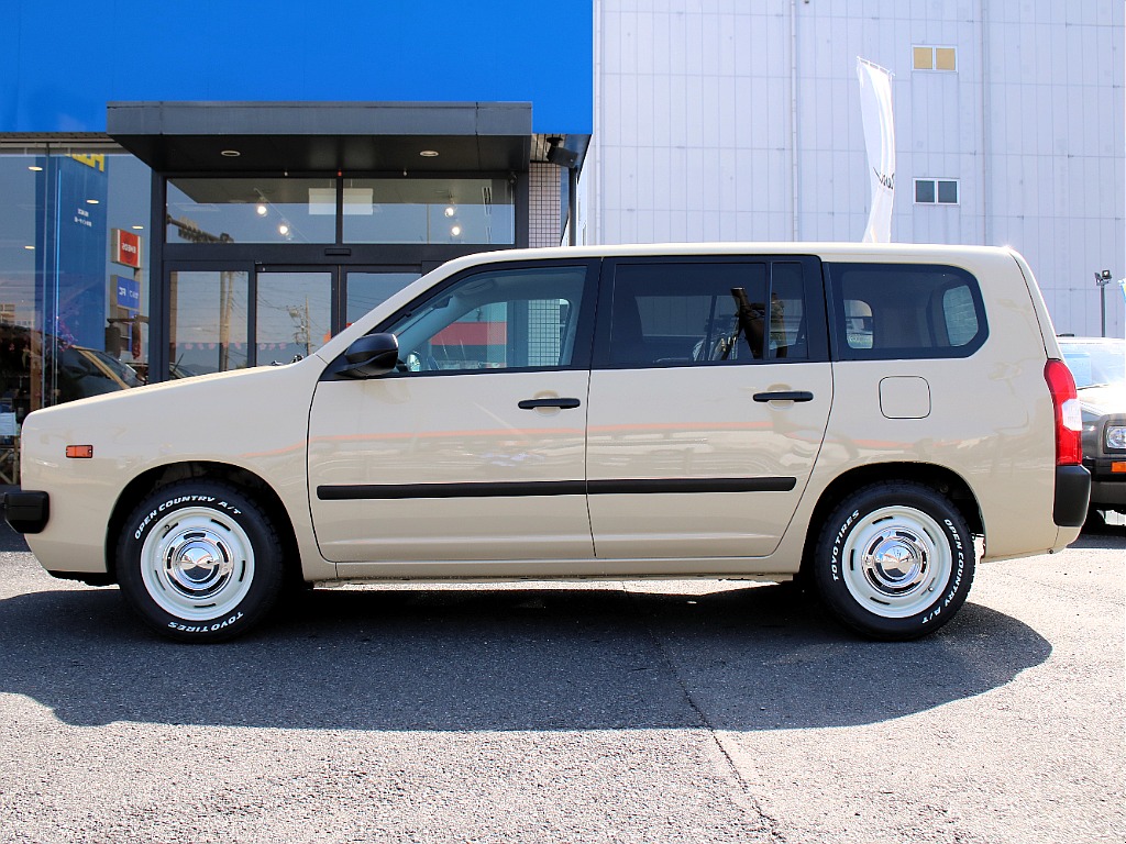 人気のホワイトレタータイヤ！足元までこだわってます！