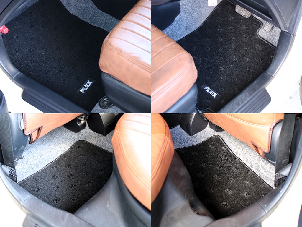 FLEXのフロアマット前後装備済み！
