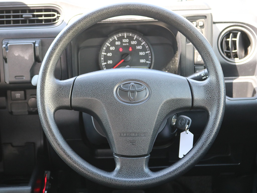 ＦＬＥＸグループは「すべての人に愛車を」をコンセプトに車種別に全国展開中！愛車と一緒に、ライフスタイルを充実させてもらいたいという思いで、ランクル仙台泉店では皆様のご要望になんでもお応えします♪