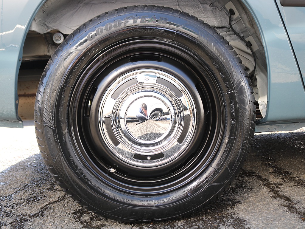 タイヤ＆ホイールはDEANクロスカントリー15インチAWにグッドイヤー185/65R15を装着！