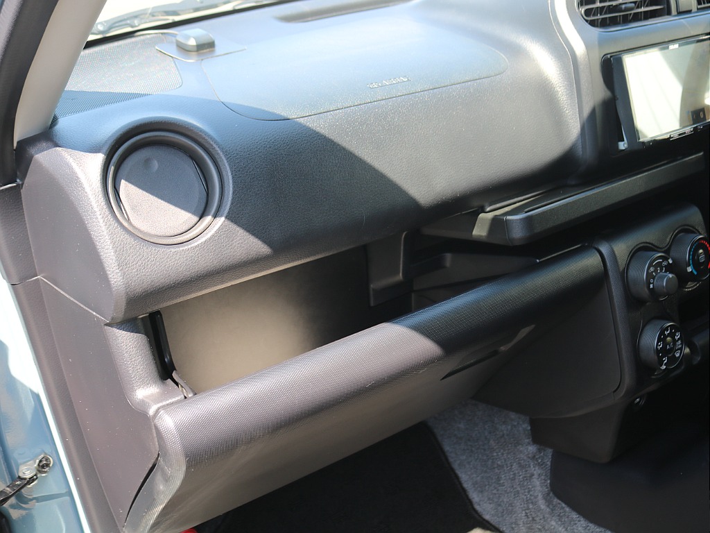 ＦＬＥＸグループは「すべての人に愛車を」をコンセプトに車種別に全国展開中！愛車と一緒に、ライフスタイルを充実させてもらいたいという思いで、ランクル仙台泉店では皆様のご要望になんでもお応えします♪