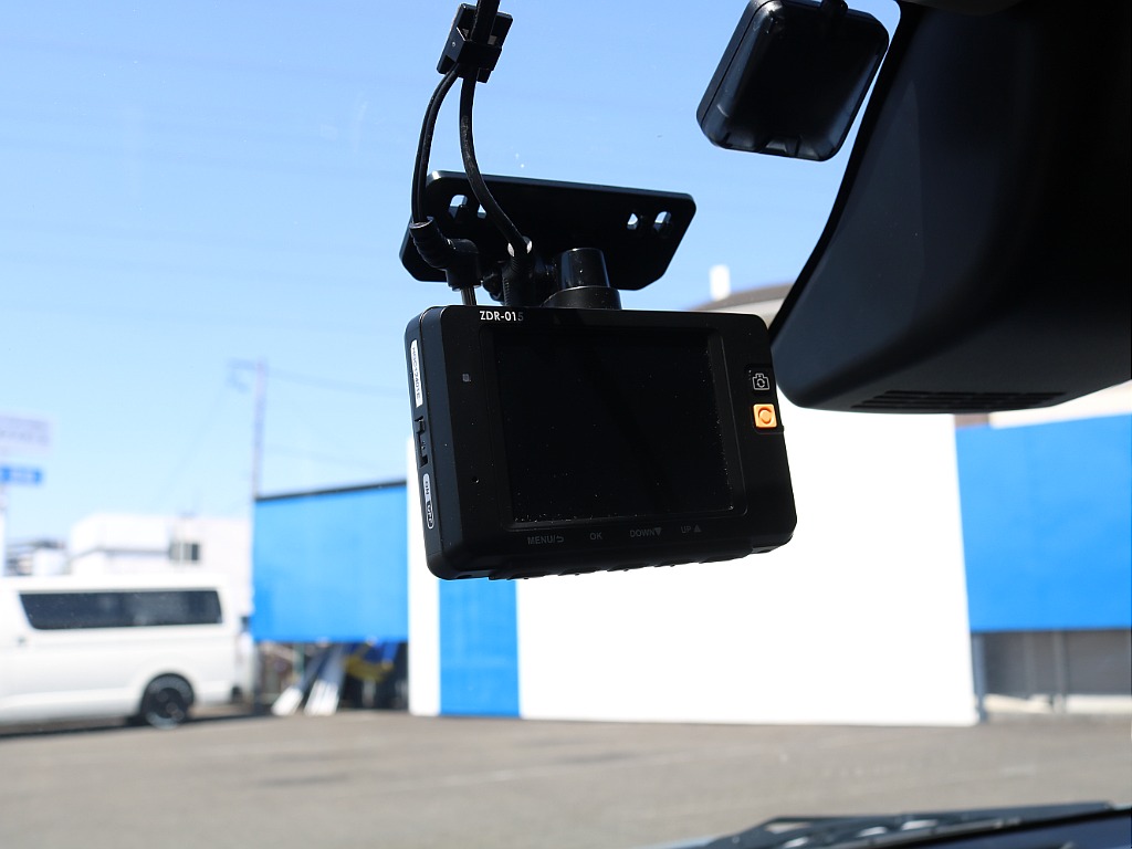 ＦＬＥＸグループは「すべての人に愛車を」をコンセプトに車種別に全国展開中！愛車と一緒に、ライフスタイルを充実させてもらいたいという思いで、ランクル仙台泉店では皆様のご要望になんでもお応えします♪