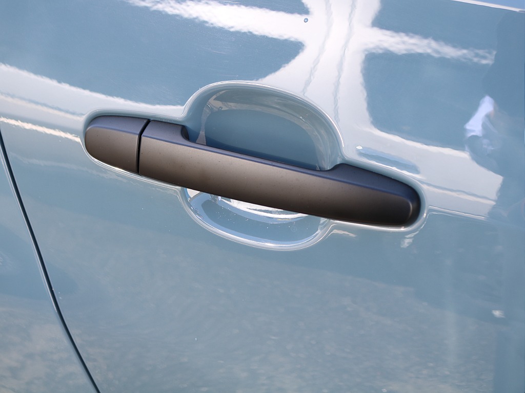 ＦＬＥＸグループは「すべての人に愛車を」をコンセプトに車種別に全国展開中！愛車と一緒に、ライフスタイルを充実させてもらいたいという思いで、ランクル仙台泉店では皆様のご要望になんでもお応えします♪