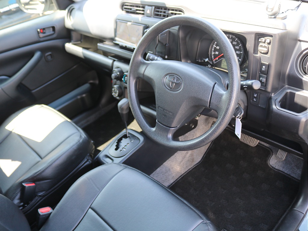 当店の在庫車は全て車輌検査専門会社である第三者機関（株）ＡＩＳ、日本自動車鑑定協会（ＪＡＡＡ）にて１台１台、必ず二重の車輌チェックを実施しております。修復歴有りの車の無断販売はいたしません。