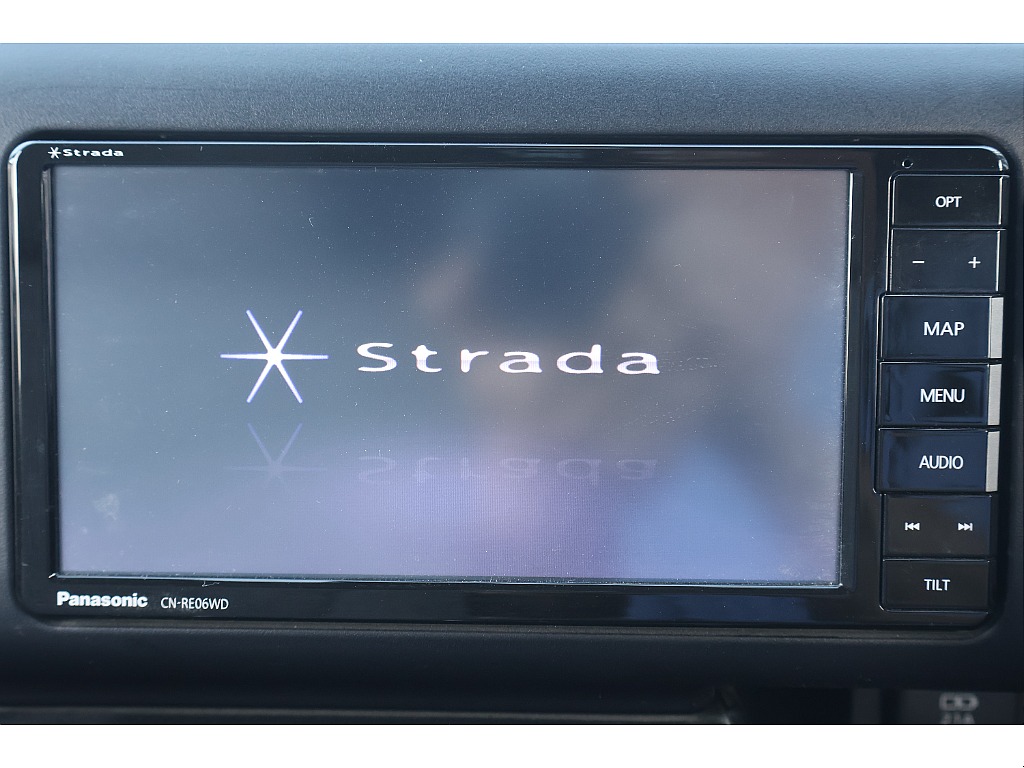 パナソニックナビですが、新たな物に変更も可能です！