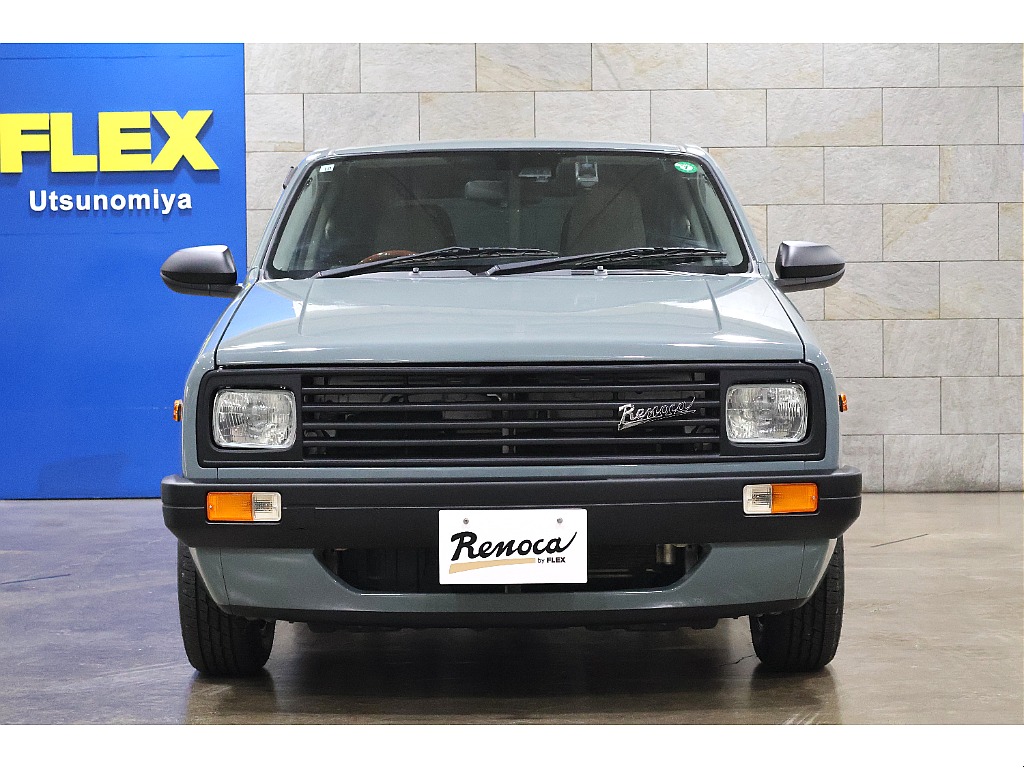 フロントマスクはレトロそのもの！