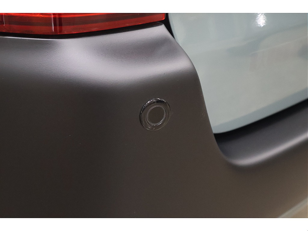 後方にはソナー付き