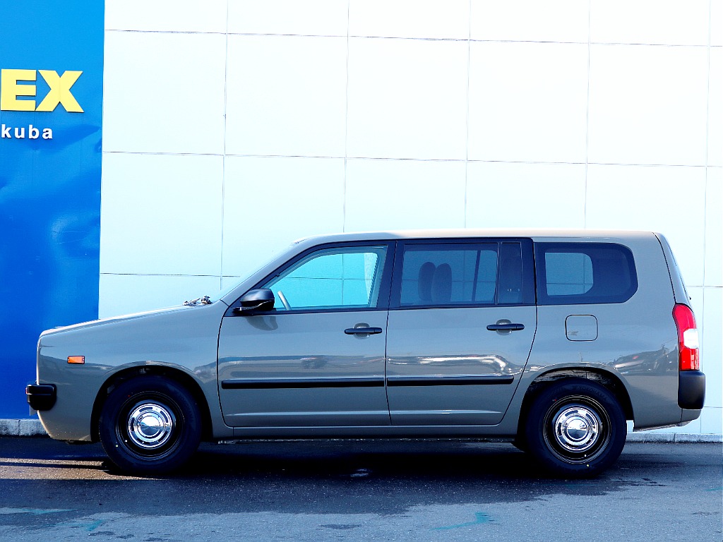 茨城県つくば市にハイエース専門の新車・中古車の展示場を展開！人気のグレード・年式をその場で見比べられます♪皆様のご来場、お問合せを心よりお待ちしております☆