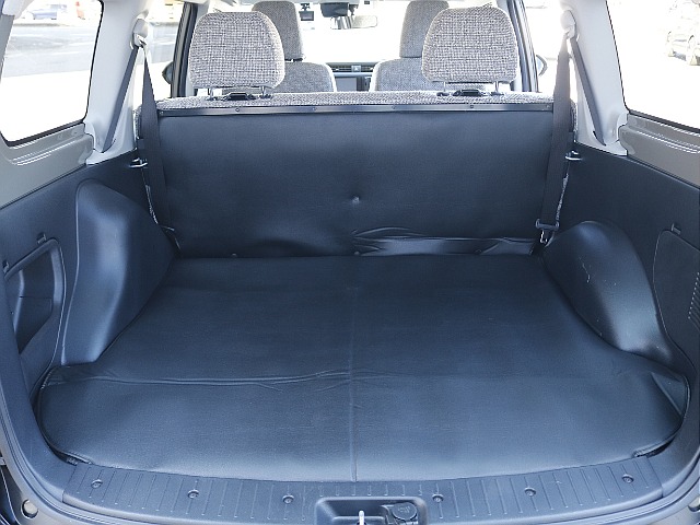 ラゲッジスペース☆ こちらにもカバーが装着済みです♪