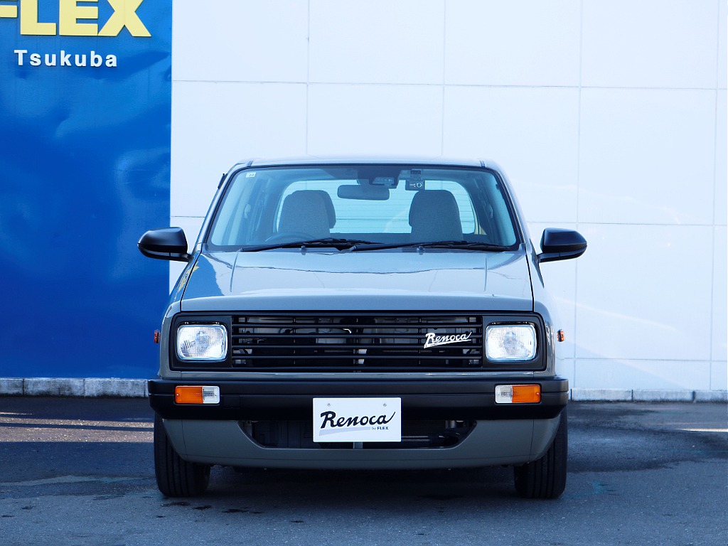 フロントフェイス☆  クラシックな角目スタイルです♪