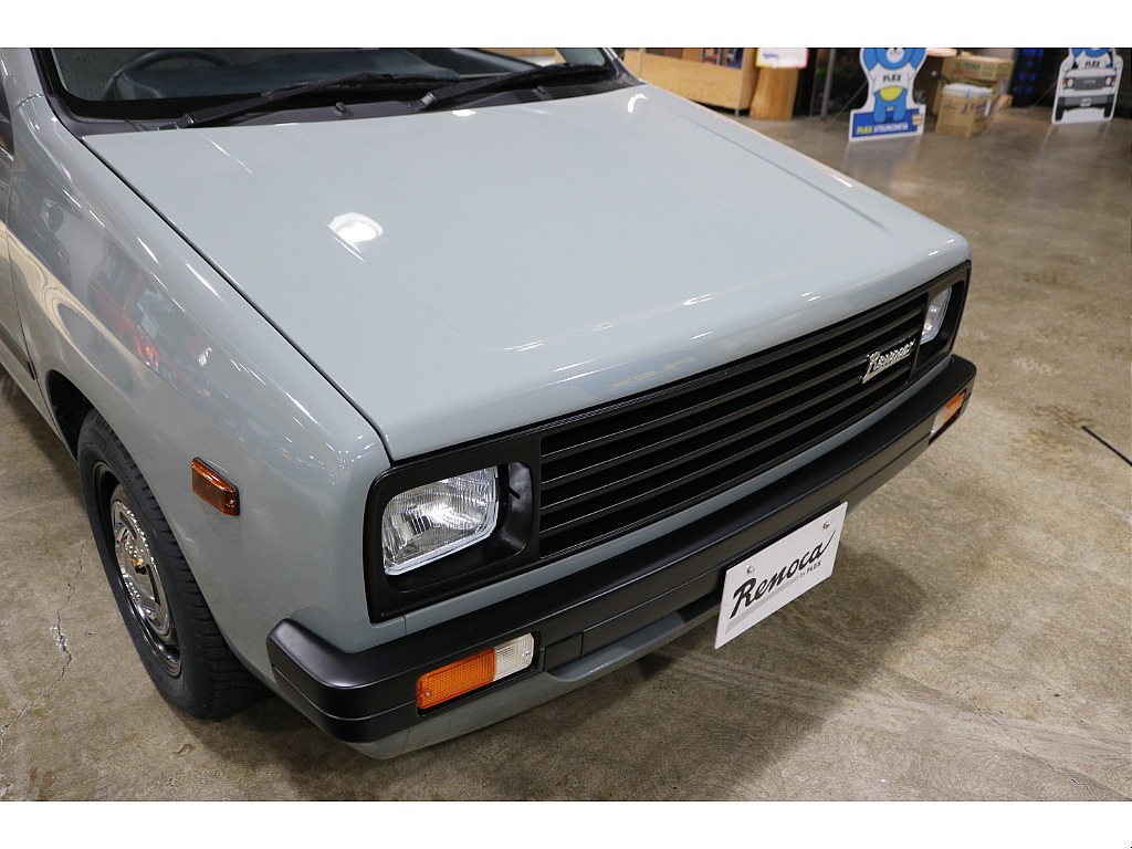 ボンネットも立体感がありエアロ感があるのも特徴です。