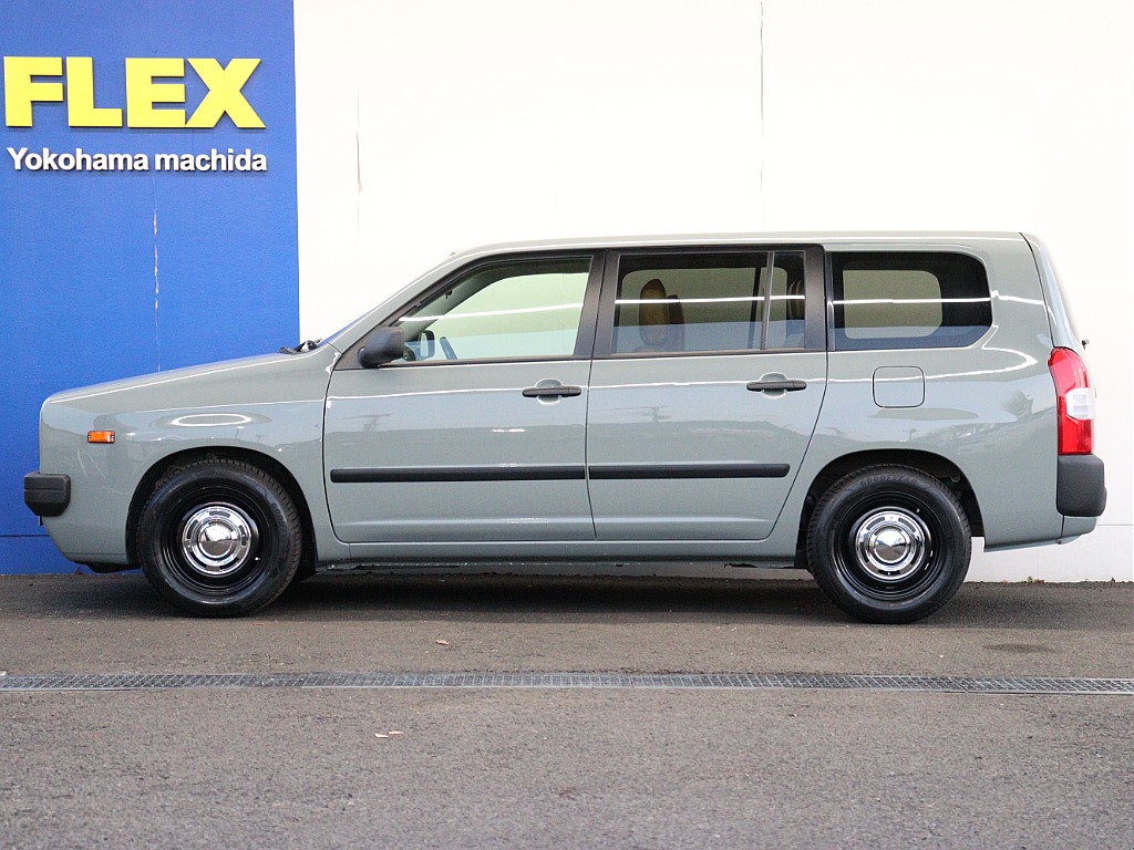 サイドミラーにもラプター塗装が施されており、アーバンカーキのボディカラーが、より映える仕様となっております！