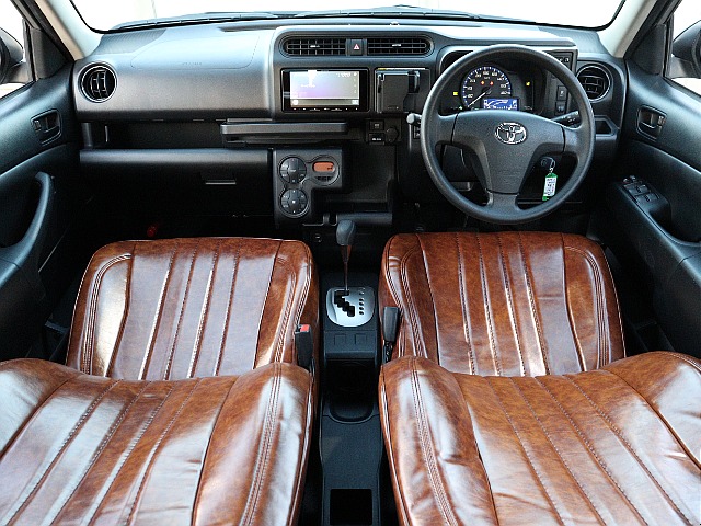 新品レザー調シートカバーをインストール！