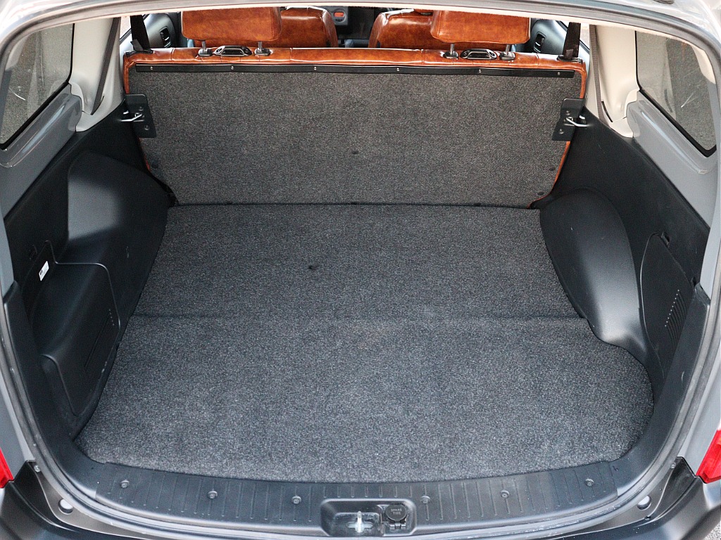 大容量のラゲッジルーム！キャンプ道具の積み込みも問題御座いません！