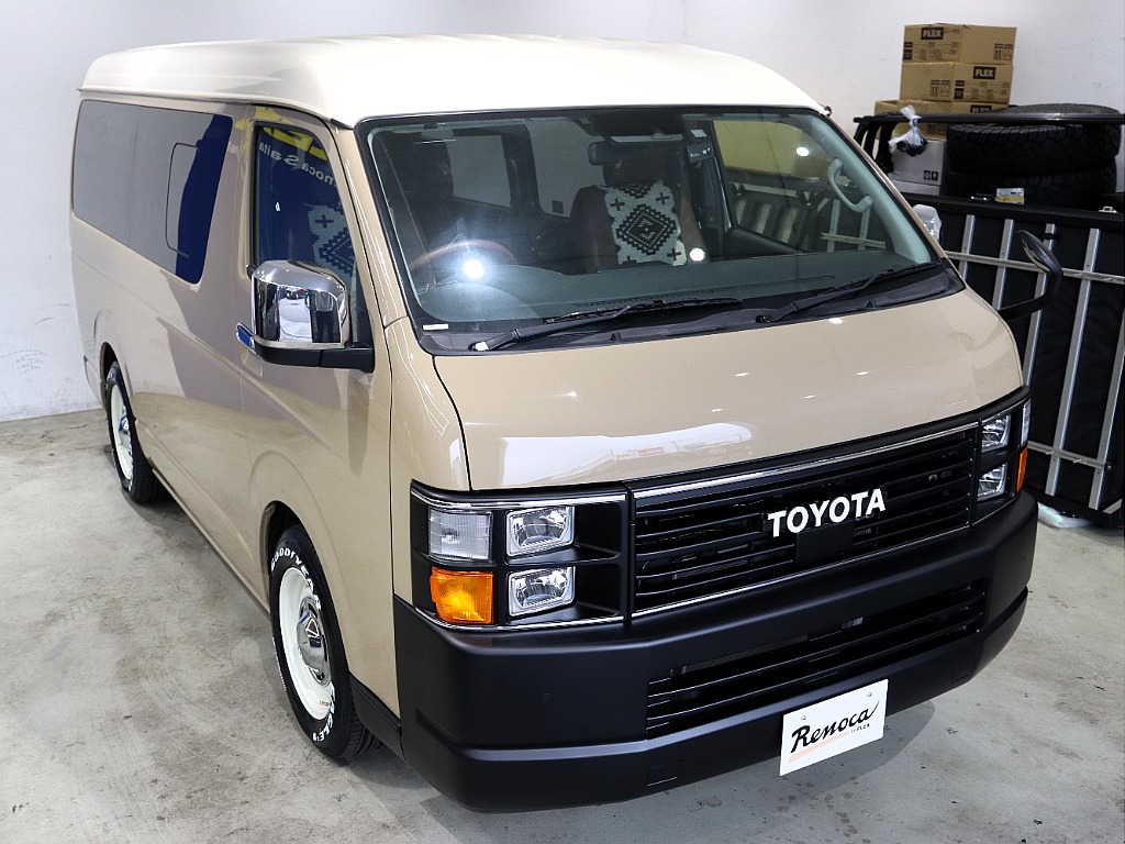 トヨタ ハイエース(4枚目)