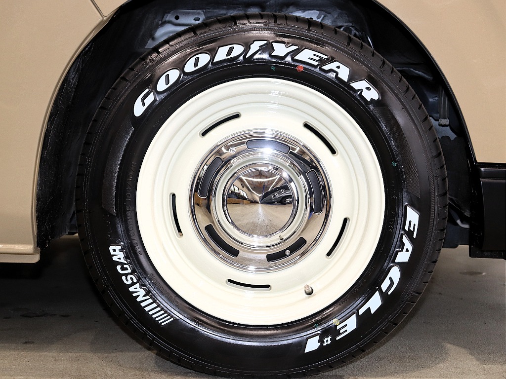 トヨタ ハイエース(10枚目)