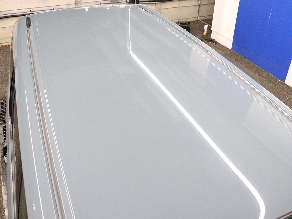 雹害の被害もなく綺麗なルーフとなっております。