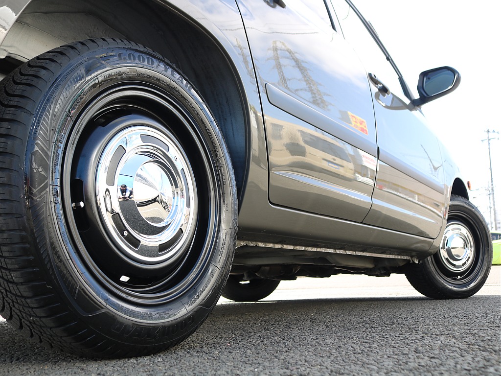 ＦＬＥＸグループは「すべての人に愛車を」をコンセプトに車種別に全国展開中！愛車と一緒に、ライフスタイルを充実させてもらいたいという思いで、ランクル仙台泉店では皆様のご要望になんでもお応えします♪