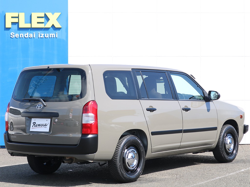 ランドクルーザーやハイエースなどを常時40台以上展示！お客様のニーズにあった最適なお車をご提案させていただきます。ご来店の際はお気軽にお問合わせください！