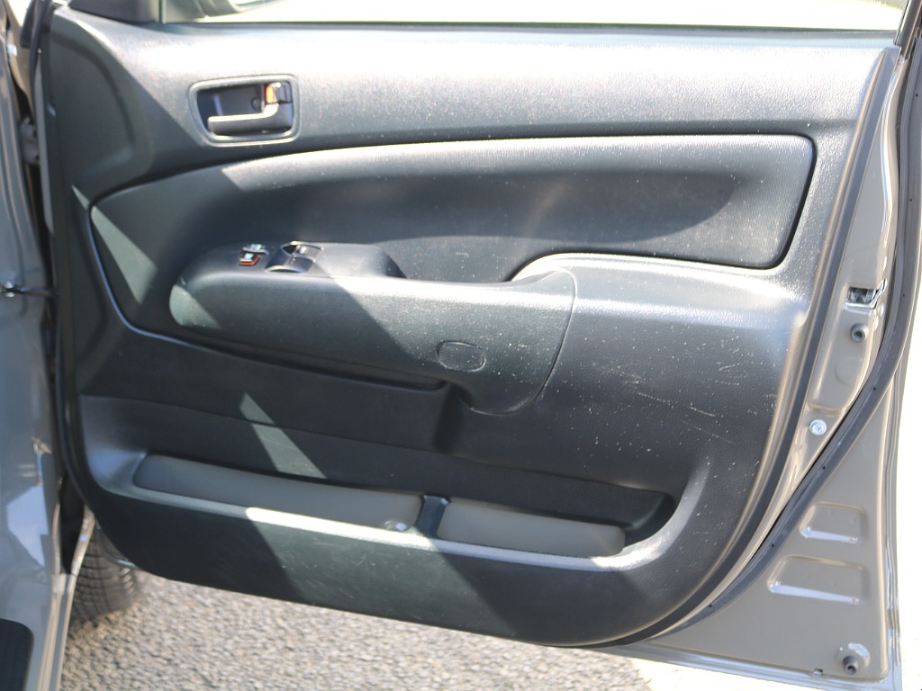 ＦＬＥＸグループは「すべての人に愛車を」をコンセプトに車種別に全国展開中！愛車と一緒に、ライフスタイルを充実させてもらいたいという思いで、ランクル仙台泉店では皆様のご要望になんでもお応えします♪