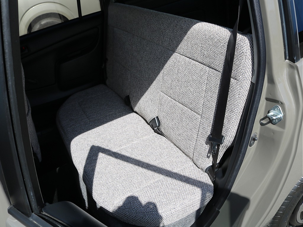 ＦＬＥＸグループは「すべての人に愛車を」をコンセプトに車種別に全国展開中！愛車と一緒に、ライフスタイルを充実させてもらいたいという思いで、ランクル仙台泉店では皆様のご要望になんでもお応えします♪